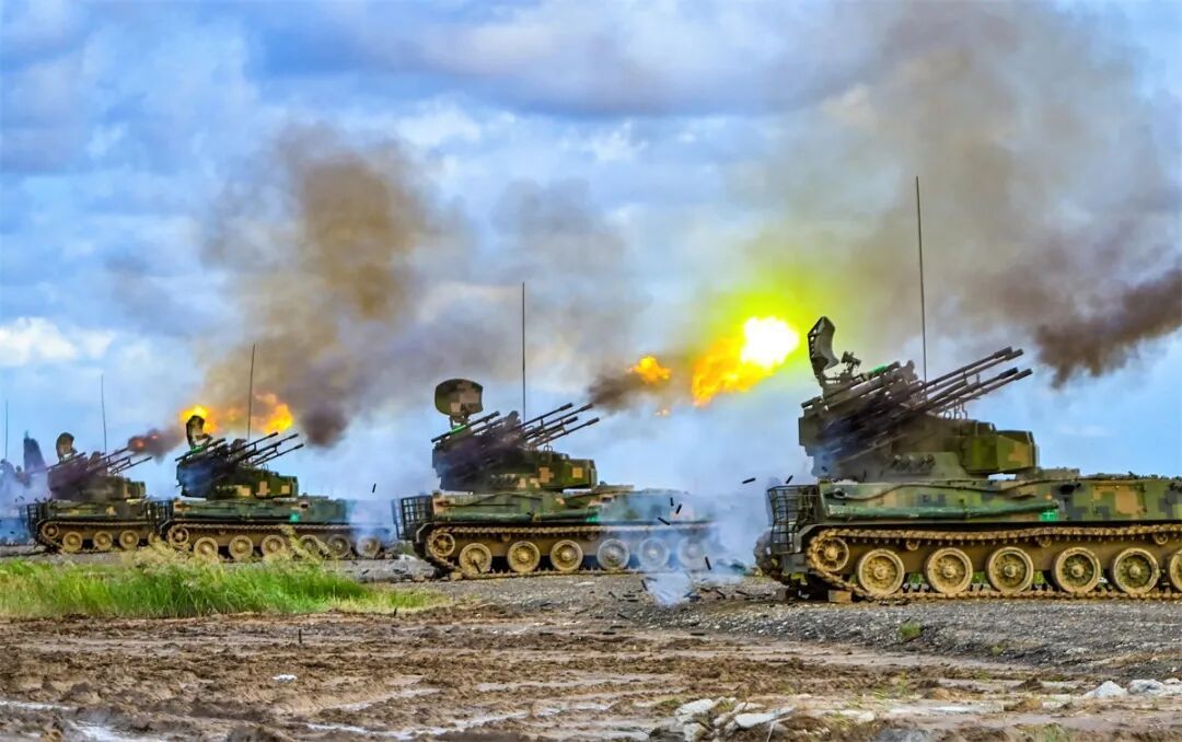 防空尖兵,昼夜鏖战! 防空尖兵,昼夜鏖战!