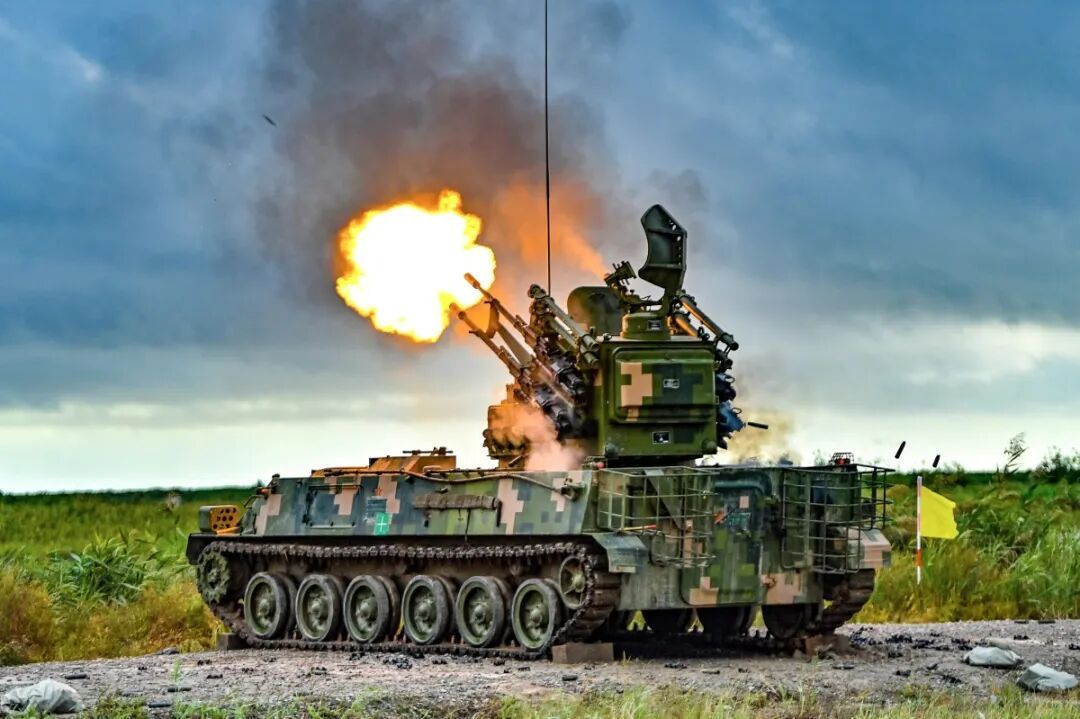 防空尖兵,昼夜鏖战! 防空尖兵,昼夜鏖战!