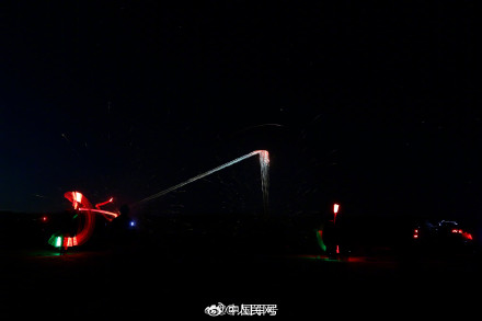防空兵大漠实弹射击科幻感拉满