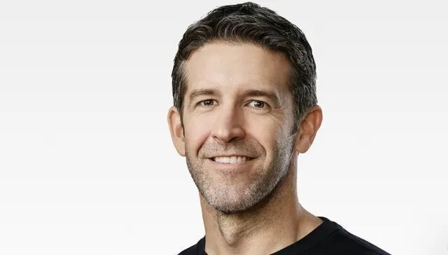 苹果硬件工程高级副总裁或成库克继任者