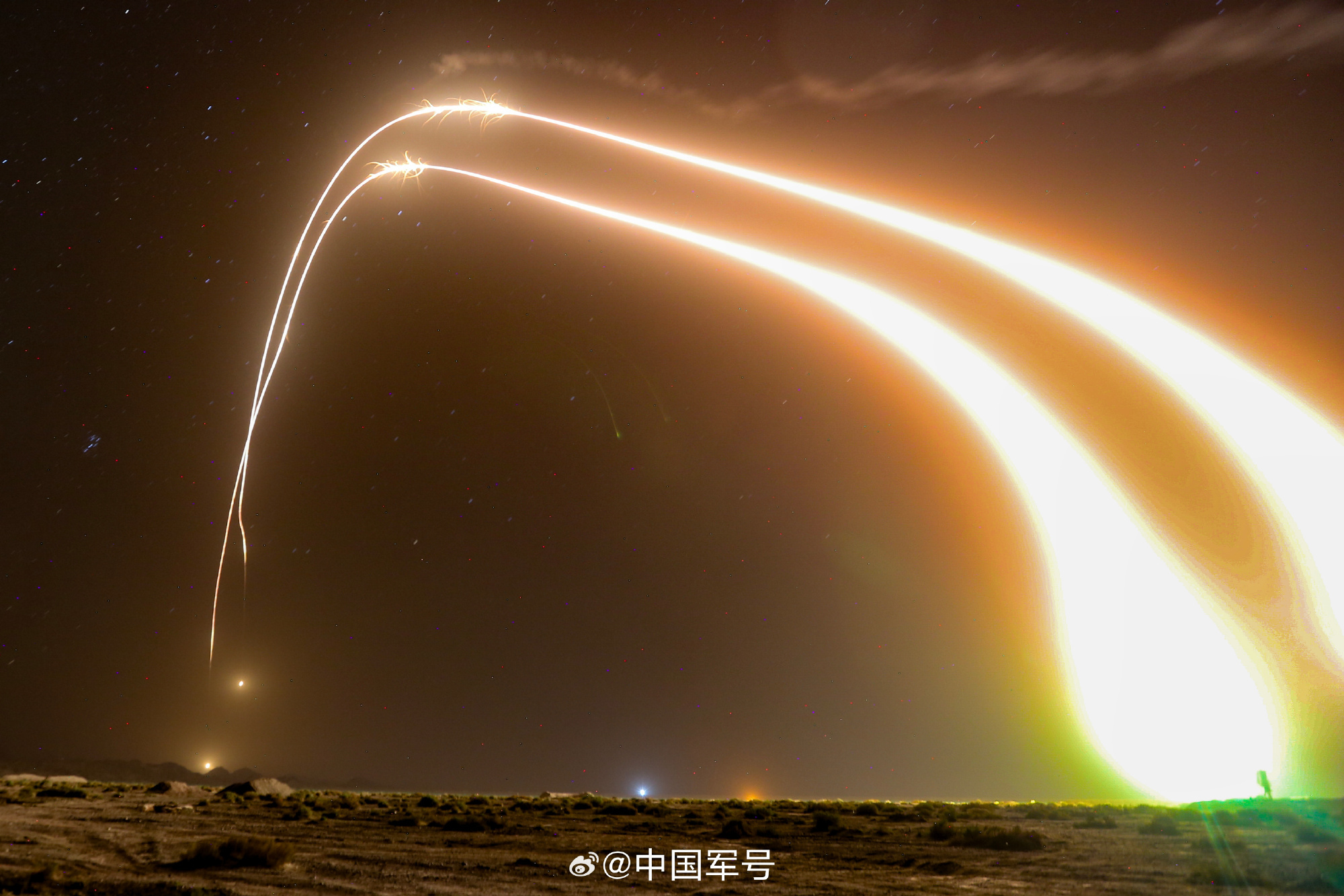防空兵大漠实弹射击自带科幻滤镜