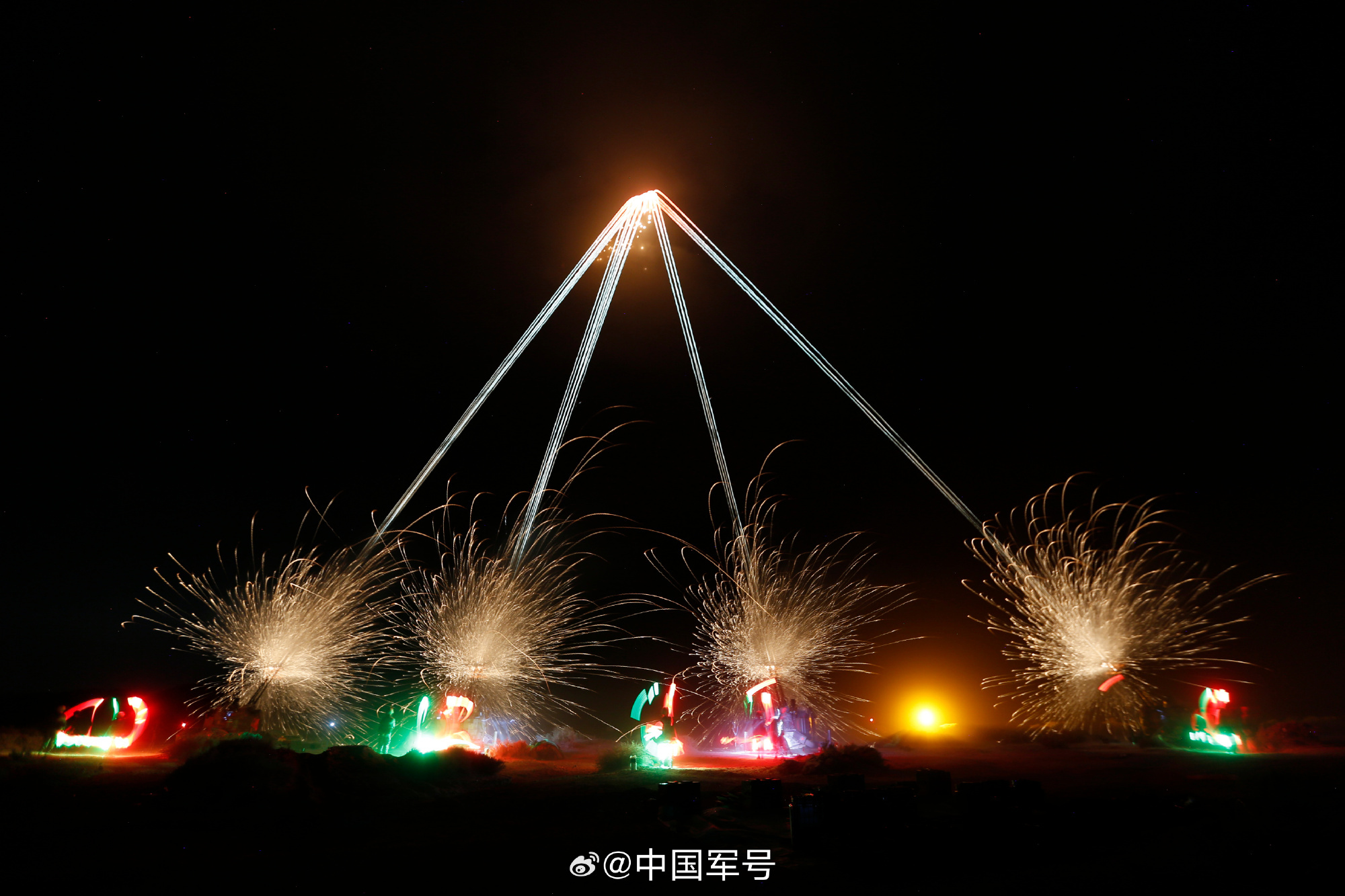 防空兵大漠实弹射击自带科幻滤镜