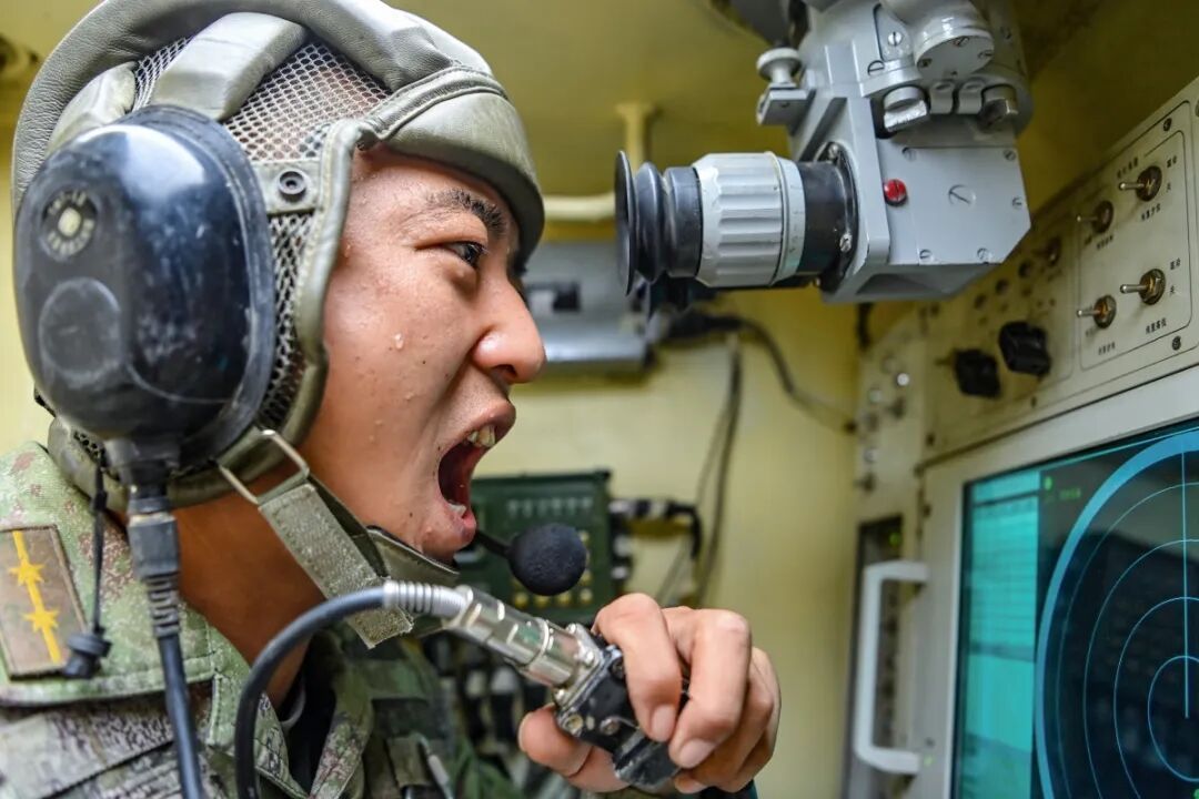 防空尖兵,昼夜鏖战! 防空尖兵,昼夜鏖战!