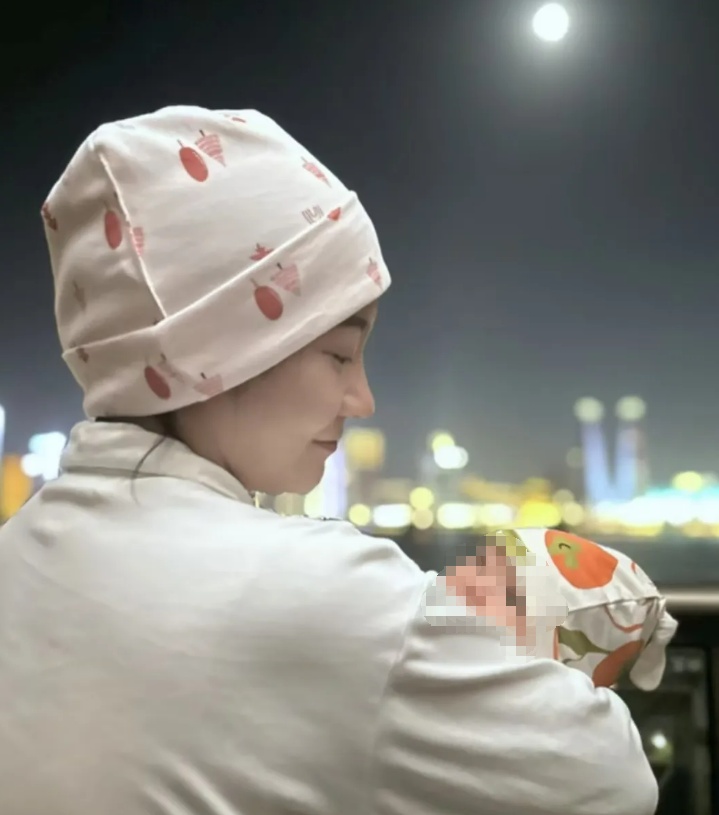 “孕妇泰国坠崖”离婚案一审宣判:判决准予离婚,被告赔偿50万 “孕妇泰国坠崖”离婚案一审宣判:判决准予离婚,被告赔偿50万