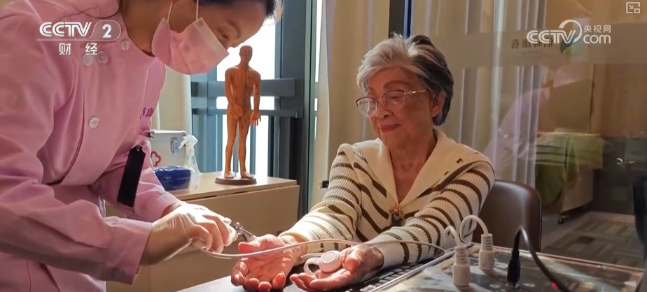 多重优势吸引港人“北上养老” 市场需求旺盛养老机构加速“北上”布局