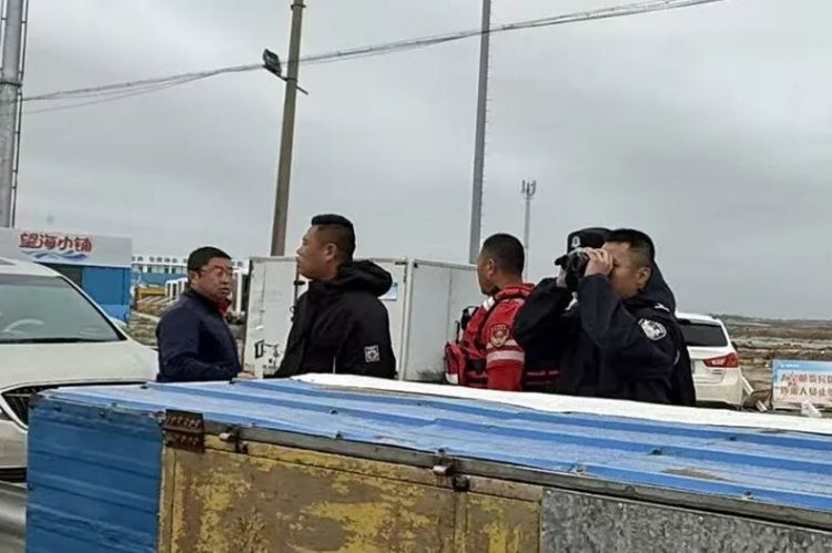 海钓遇“风暴潮”被困？联动“直升机”紧急救援！