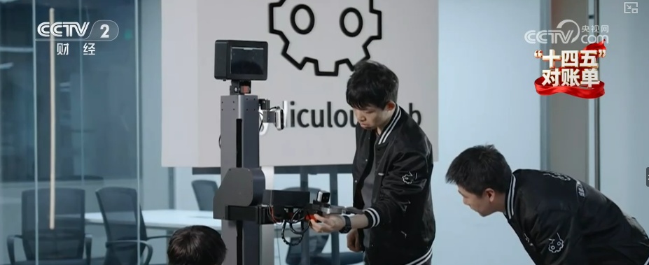 重塑发展格局 多组亮眼数据铸就“金融与实体经济共生共荣”生动答卷