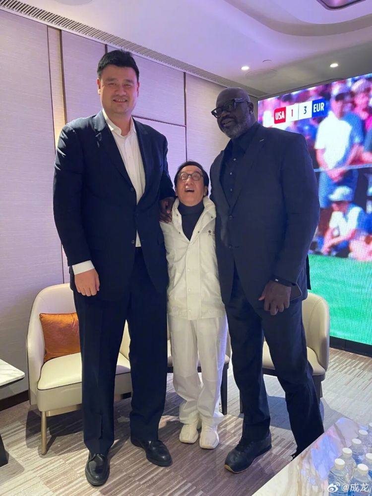 罕见同框！成龙晒与贝克汉姆、姚明、奥尼尔合影
