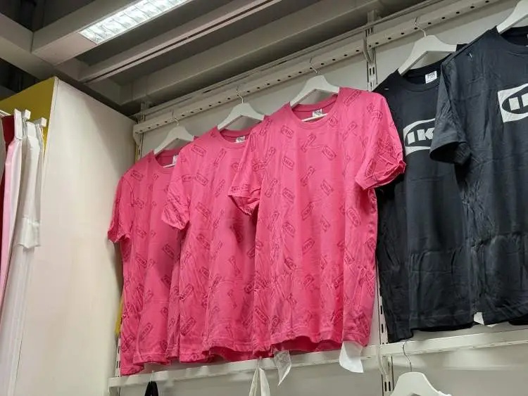 宜家卖衣服被网友吐槽：就我觉得丑吗？这颜色真的一言难尽...