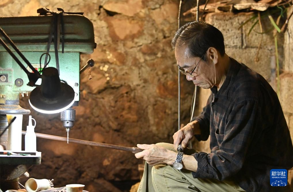 壮族马骨胡艺术:传承在悠扬乐声中的民族文化瑰宝 壮族马骨胡艺术:传承在悠扬乐声中的民族文化瑰宝