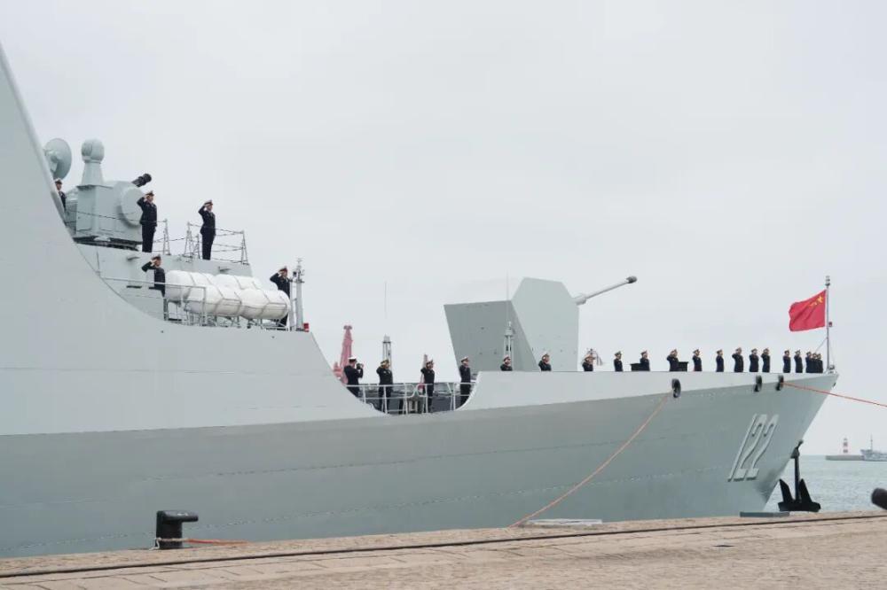 中国海军第48批护航编队解缆起航 中国海军第48批护航编队解缆起航