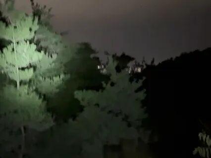 野爬攻略翻车！消防员无人机近4小时救驴友