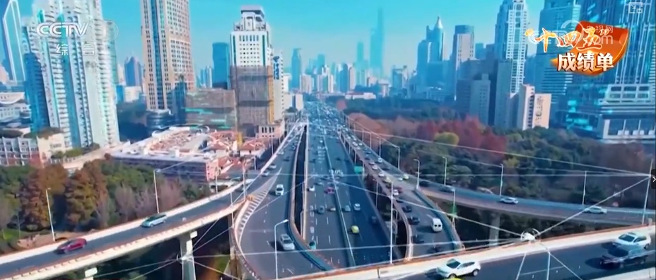 铁路密布、公路成网、飞机翱翔、巨轮远航 国民经济“主动脉”焕新畅达 铁路密布、公路成网、飞机翱翔、巨轮远航 国民经济“主动脉”焕新畅达