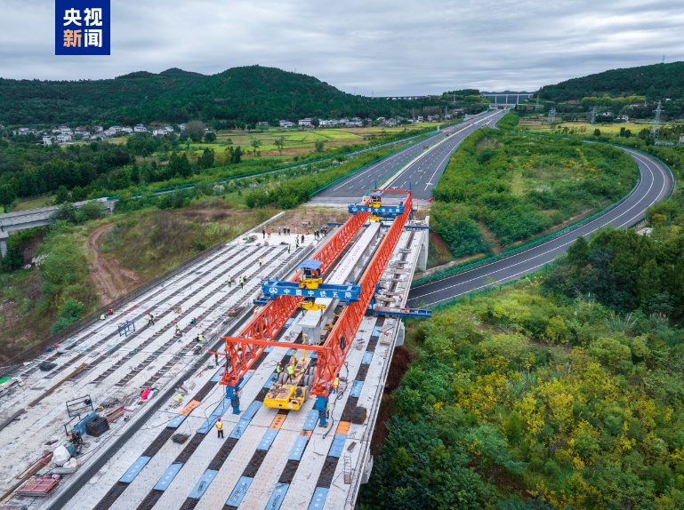 预计明年全线建成通车 G5京昆高速广绵扩容工程绵阳段架梁完成 预计明年全线建成通车 G5京昆高速广绵扩容工程绵阳段架梁完成