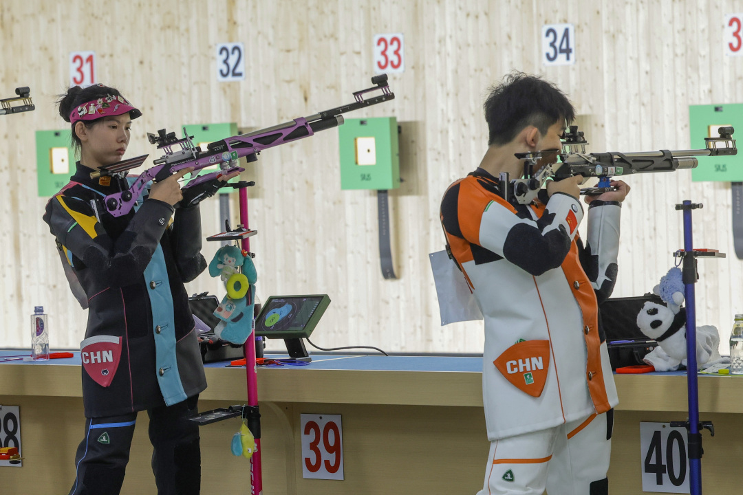 十五运会射击比赛在广东射击馆诞生首金，辽宁一队夺金
