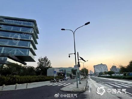 今明两天北京晴朗在线气温回升 温差较大早晚需添衣