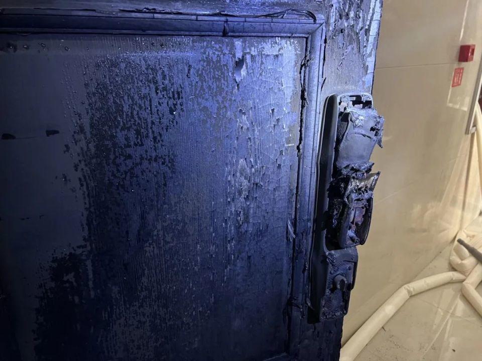 你家马桶爆炸了!女子旅游途中接急电:你家发大水,把楼淹了 你家马桶爆炸了!女子旅游途中接急电:你家发大水,把楼淹了