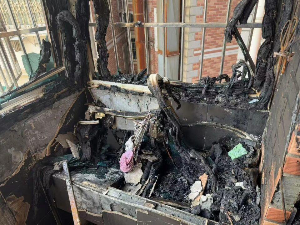 你家马桶爆炸了!女子旅游途中接急电:你家发大水,把楼淹了 你家马桶爆炸了!女子旅游途中接急电:你家发大水,把楼淹了