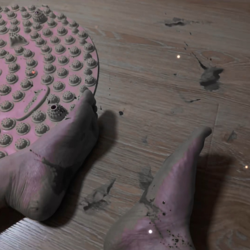 女子在家突然脚底喷血，紧急送医！这东西很多人在用……