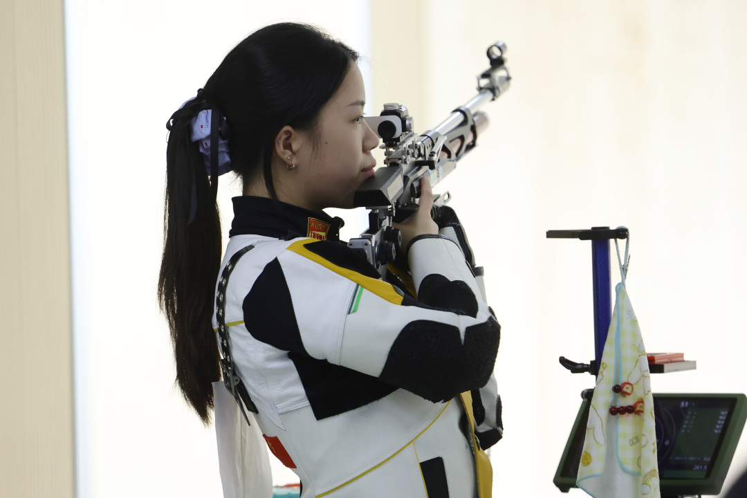 十五运会射击比赛在广东射击馆诞生首金，辽宁一队夺金