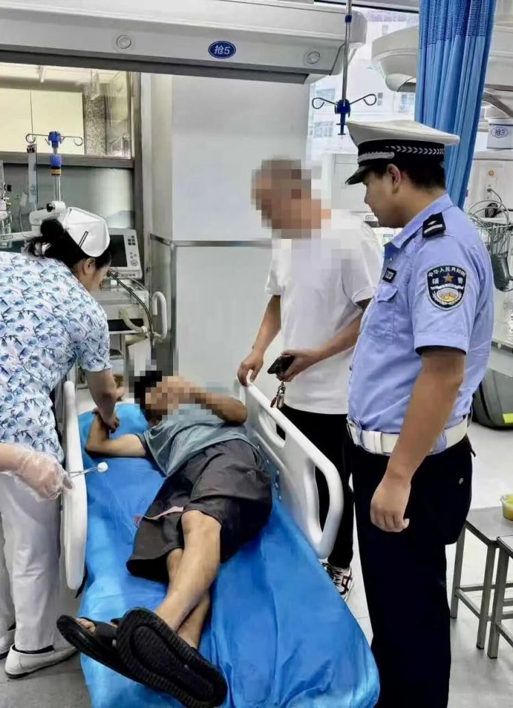 毒蛇出没！爬山时当心！