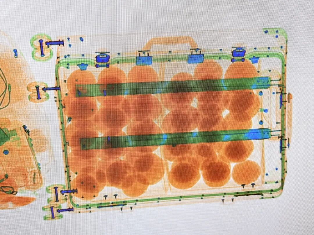 又一地安检仪，检出满屏“小红球”……