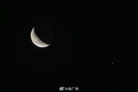 14日凌晨即将上演木星伴弦月
