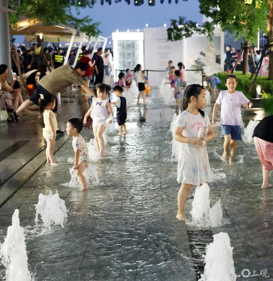 上海天气大转折！“换季式”降温来了，还有降雨+大风...较强冷空气即将杀到→