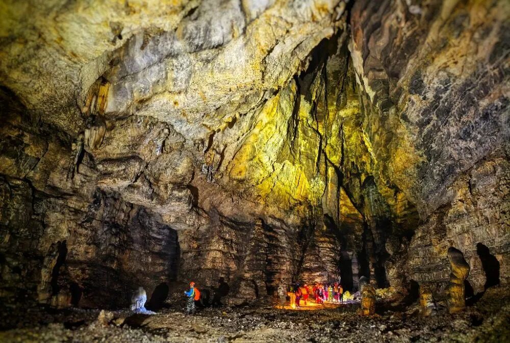 重庆发现一处罕见溶洞！有石膏晶体群、熊猫头骨