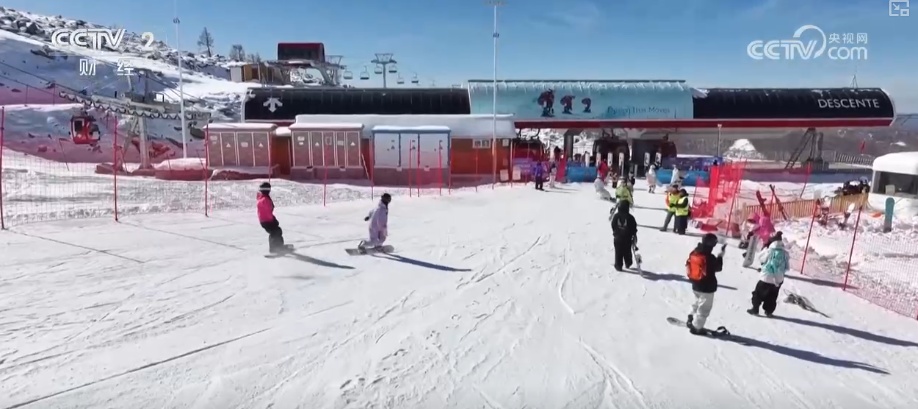 “开板”迎客！“升级服务+乐享优惠”圈粉滑雪爱好者 “冷冰雪”助燃“热经济”