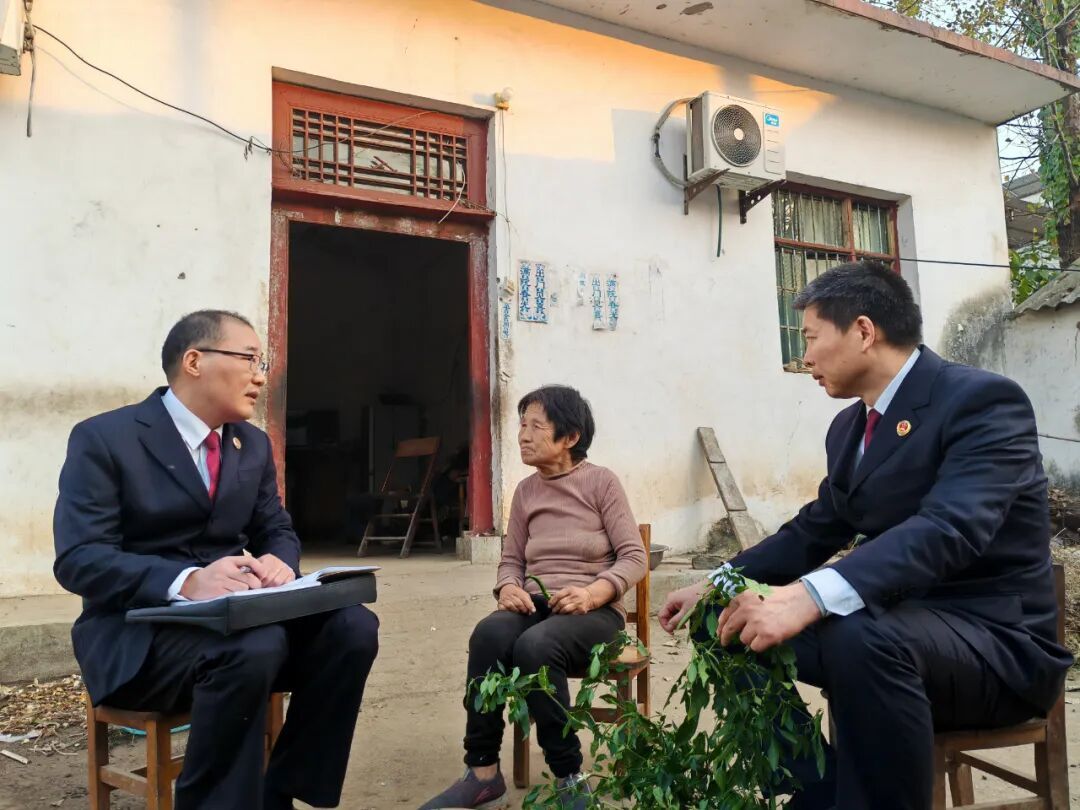 一家四口惨遭杀害,谁是真凶?一枚血手印还原28年前命案真相 一家四口惨遭杀害,谁是真凶?一枚血手印还原28年前命案真相