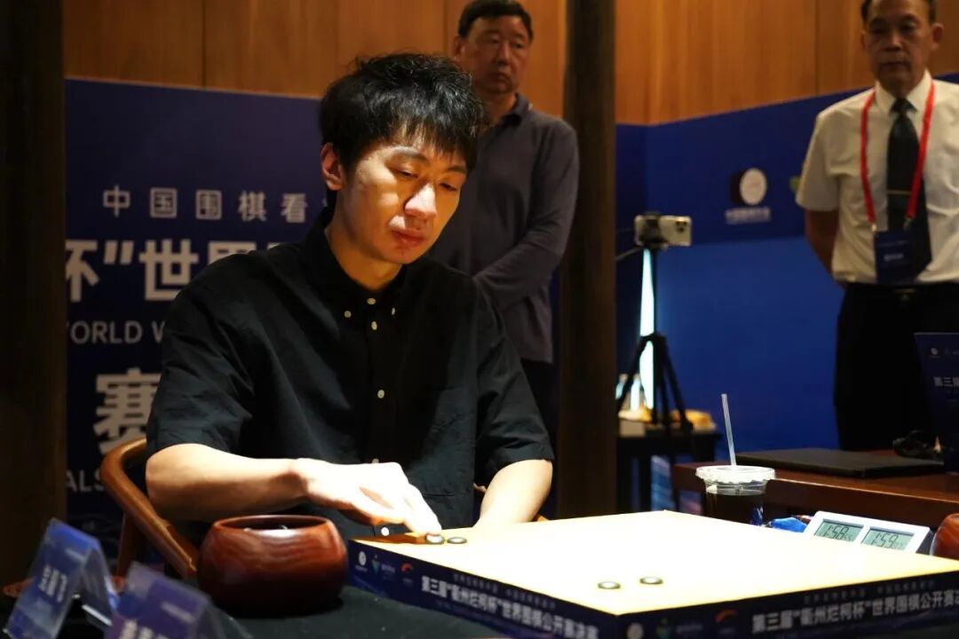 击败韩国第一人申真谞!党毅飞再夺世界冠军 击败韩国第一人申真谞!党毅飞再夺世界冠军