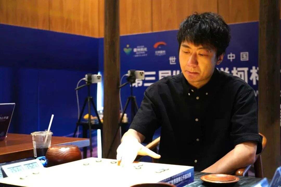 击败韩国第一人申真谞!党毅飞再夺世界冠军 击败韩国第一人申真谞!党毅飞再夺世界冠军