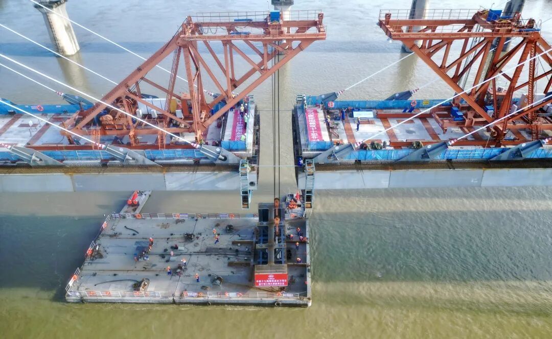 西南第一跨合龙！成达万高铁有新进展