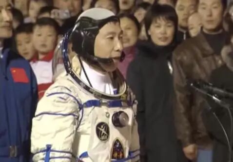 这21小时23分，载入史册！