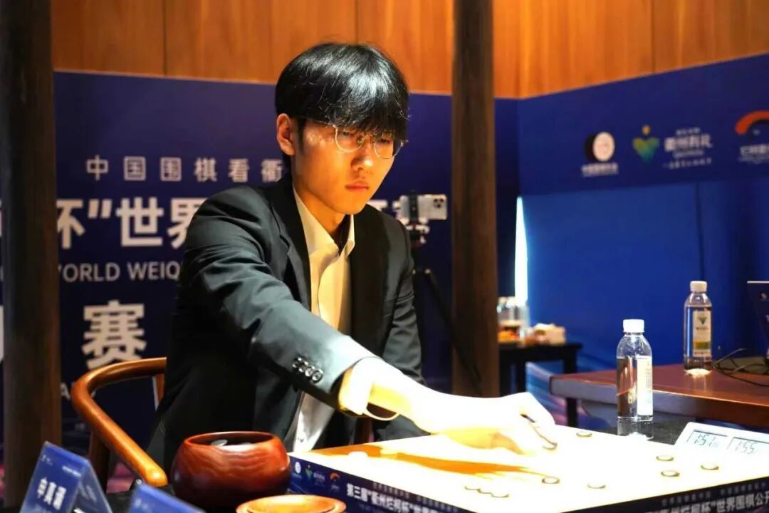 击败韩国第一人申真谞!党毅飞再夺世界冠军 击败韩国第一人申真谞!党毅飞再夺世界冠军