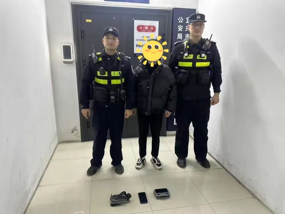 “正对面有架无人机，我都懵了！”无人机扰私域 律师：未拍也违法
