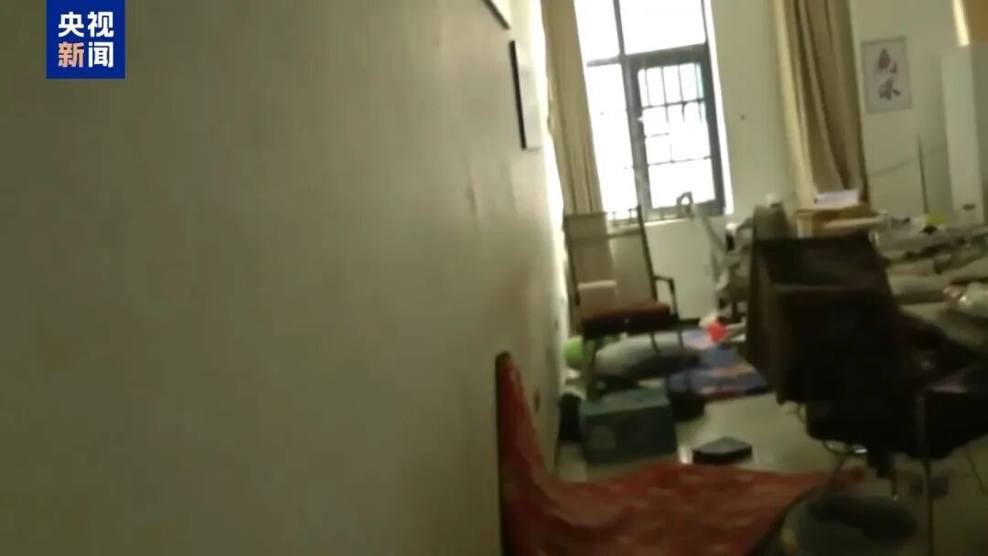 小黑屋墙壁按下“血手印”、遍布“正字”和数字……央视曝光缅北徐老发案细节