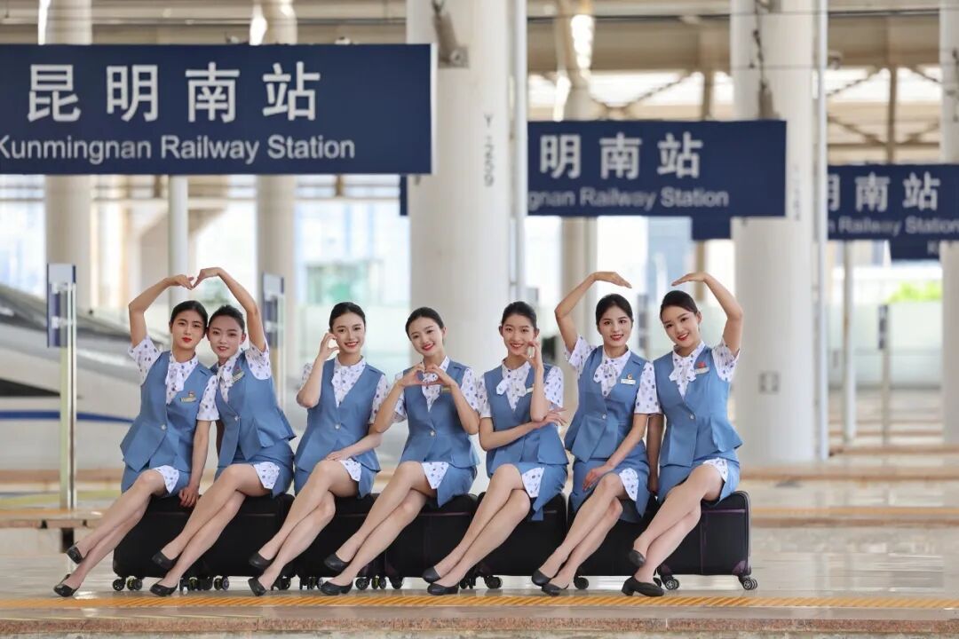 又美又飒！这些乘务员换上新制服！