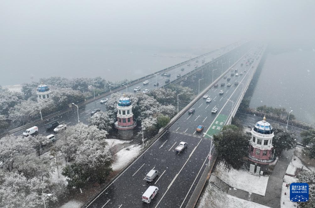 黑龙江：雪中即景