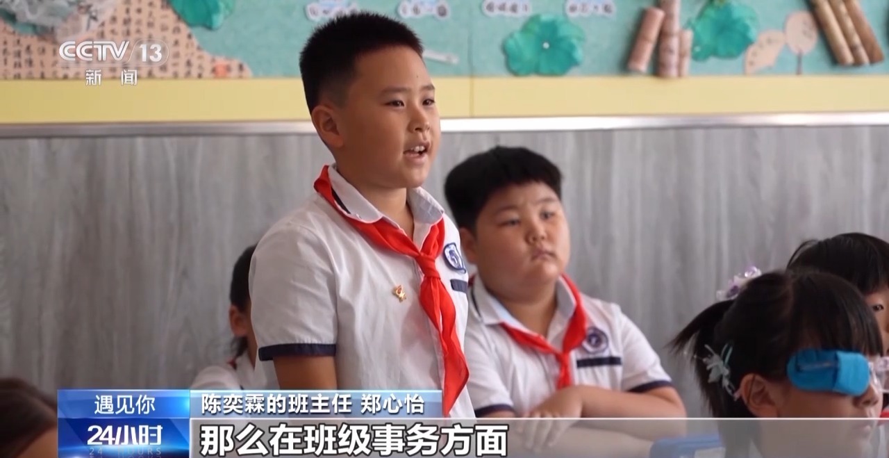 勇敢又机智！8岁“小孩儿哥”电梯遇险沉稳自救获点赞