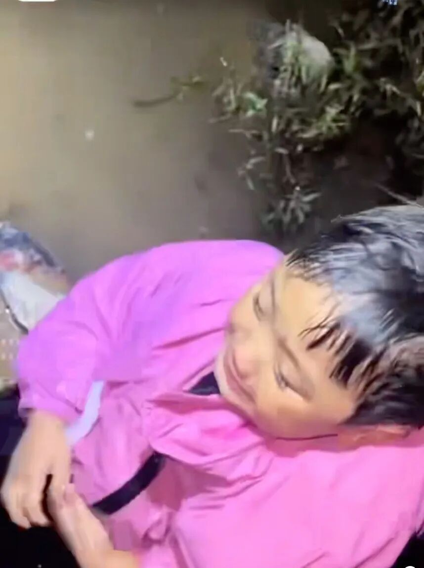 “钓鱼佬”，立大功→