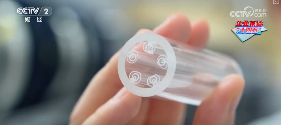 手握创新“王牌”把握机遇与“光”同行 我国光纤光缆行业跻身世界第一梯队 手握创新“王牌”把握机遇与“光”同行 我国光纤光缆行业跻身世界第一梯队