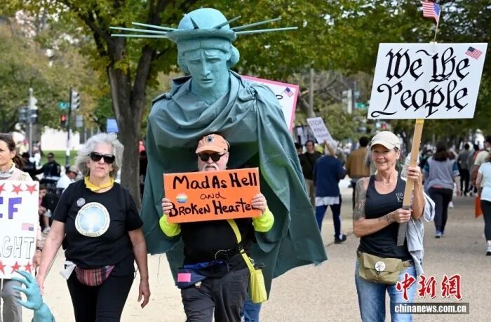 全美爆发大规模抗议 全美爆发大规模抗议