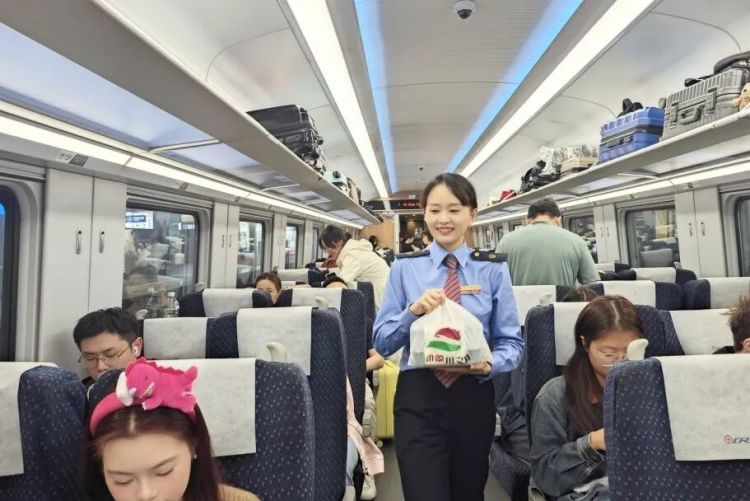 门店现炒！高铁盒饭上新了！