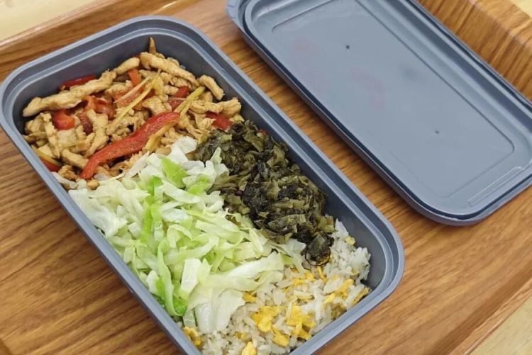 门店现炒！高铁盒饭上新了！