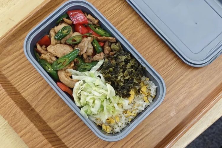 门店现炒！高铁盒饭上新了！