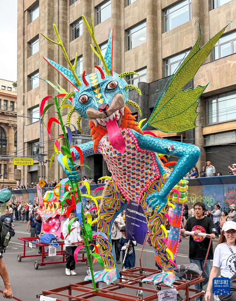 墨西哥举行魔幻动物大游行 墨西哥举行魔幻动物大游行