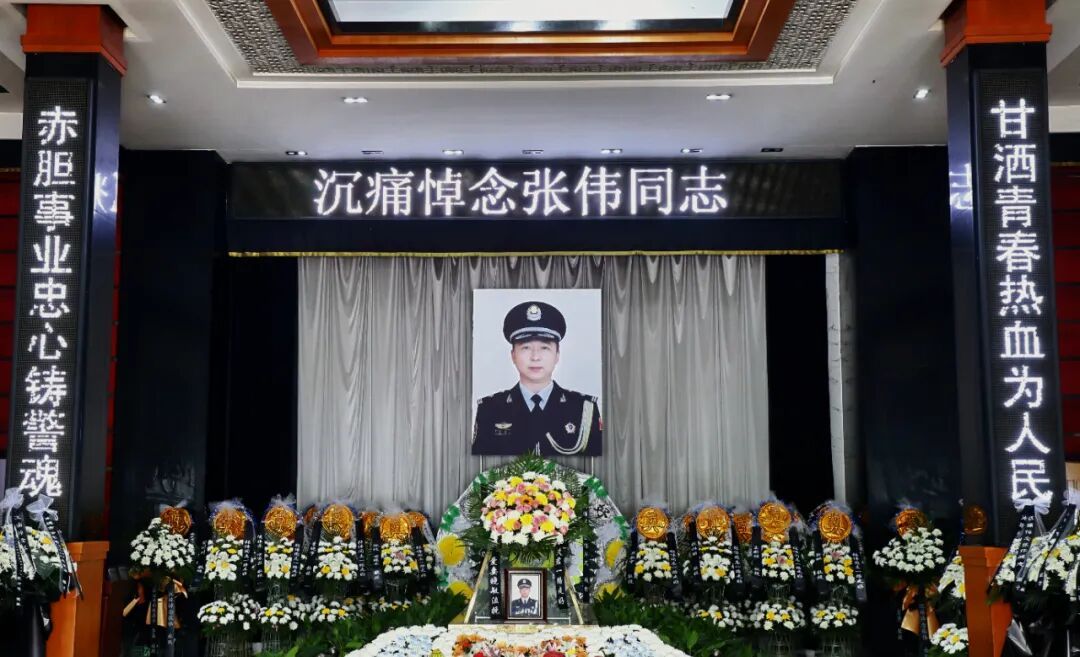 ⁠⁠41岁刑警因公牺牲，倒下前仍在破案追凶！