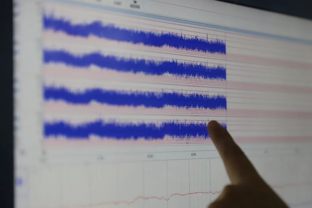 耳朵竟是心脏的“警报器”！医生：这种听不清，或是大病信号